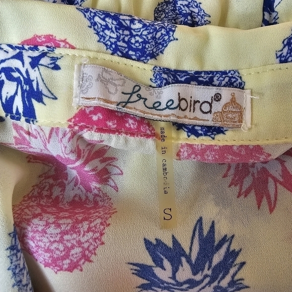 Upside Down Pineapple Print and Mother of Pearl Button Romper, Size Small - Picture 7 of 14